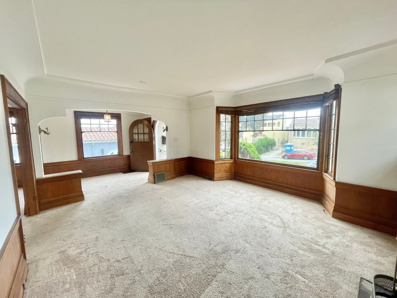 616 Miramar Ave - Photo 5 of 31