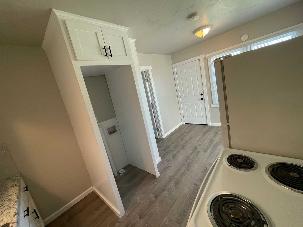 716 S 10th St - Photo 5 of 12