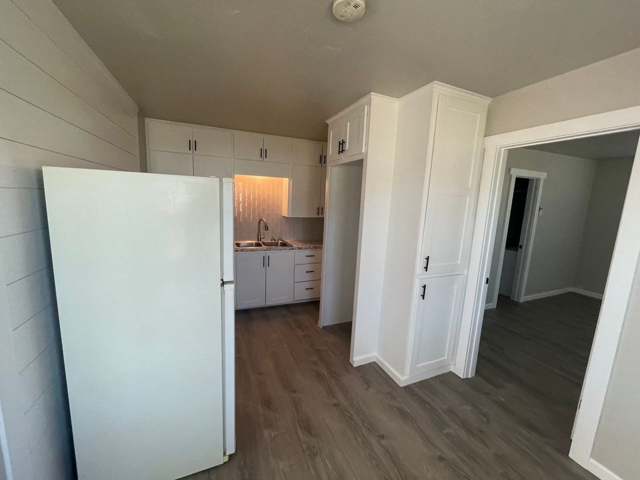 716 S 10th St - Photo 4 of 12
