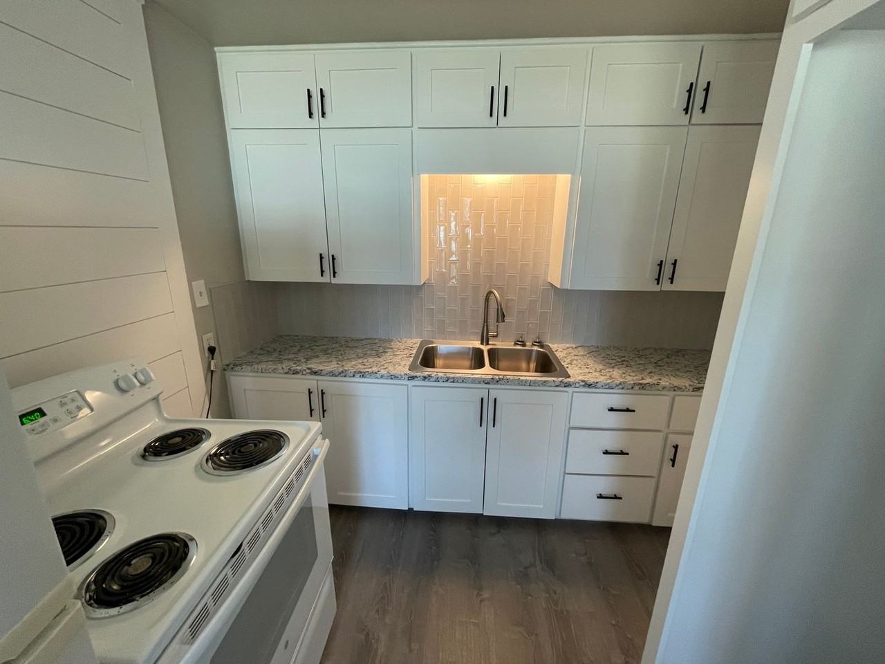 716 S 10th St - Photo 6 of 12