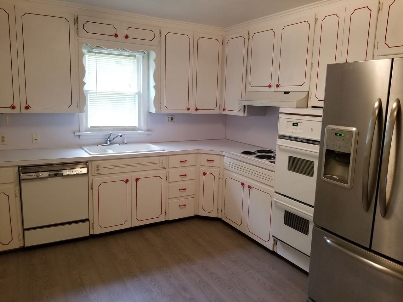 908 Callie Avenue - Photo 3 of 19