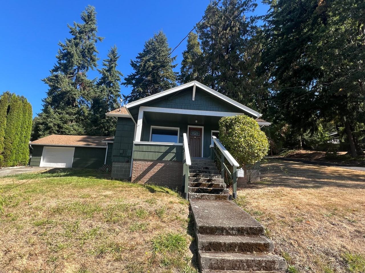 882 Se Adams Ave - Photo 2 of 18