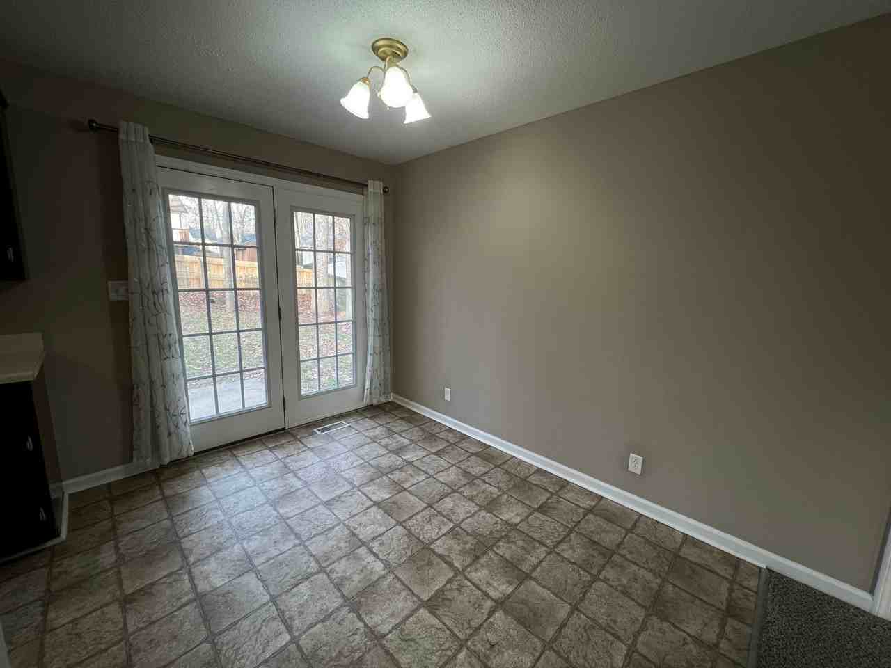 474 Ginkgo Dr - Photo 4 of 13