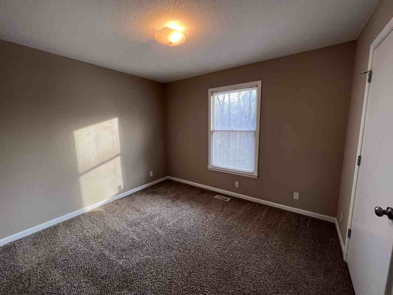 474 Ginkgo Dr - Photo 6 of 13