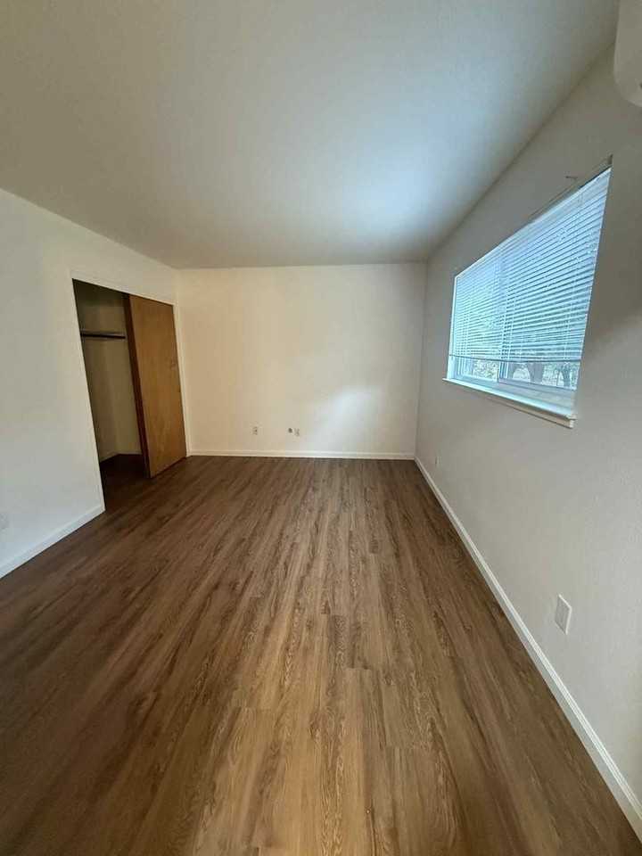 3700 Upland Dr - Photo 2 of 37