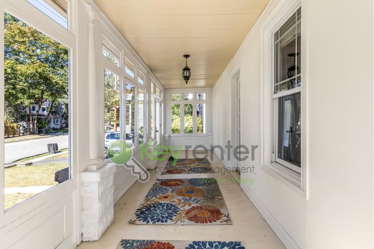 52 Magnolia Ave - Photo 2 of 24