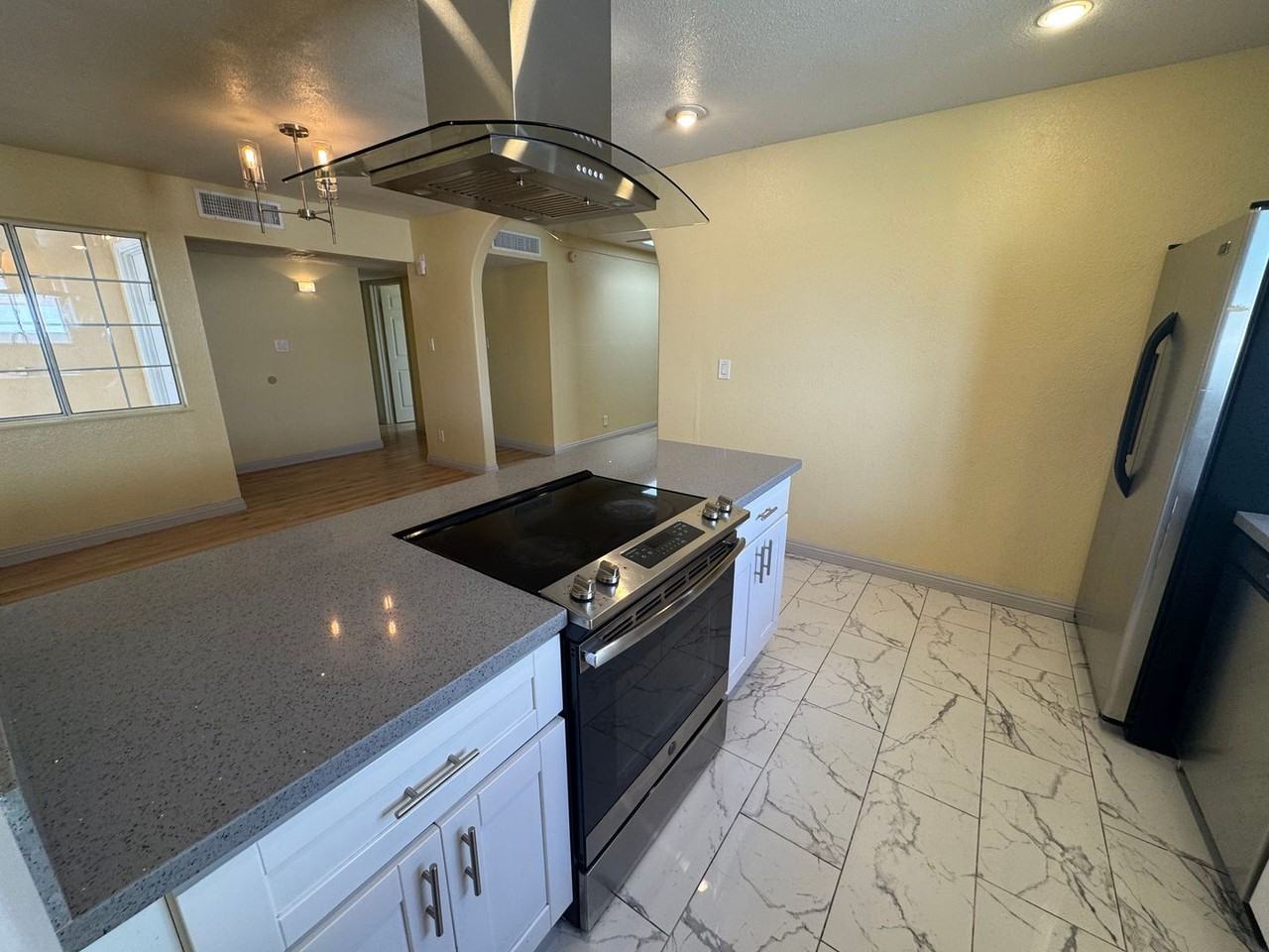 6325 Lawton Ave - Photo 2 of 24