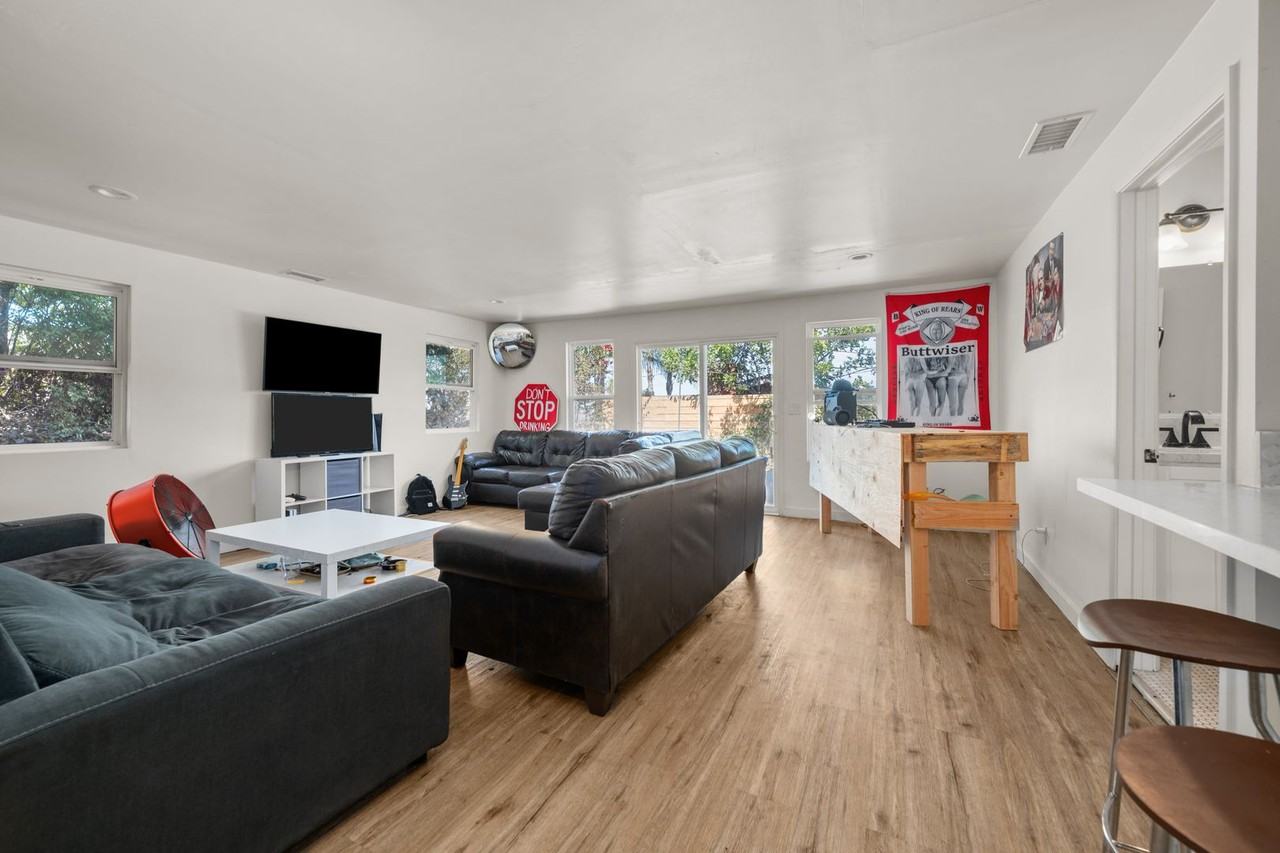 5236 Remington Rd - Photo 6 of 40