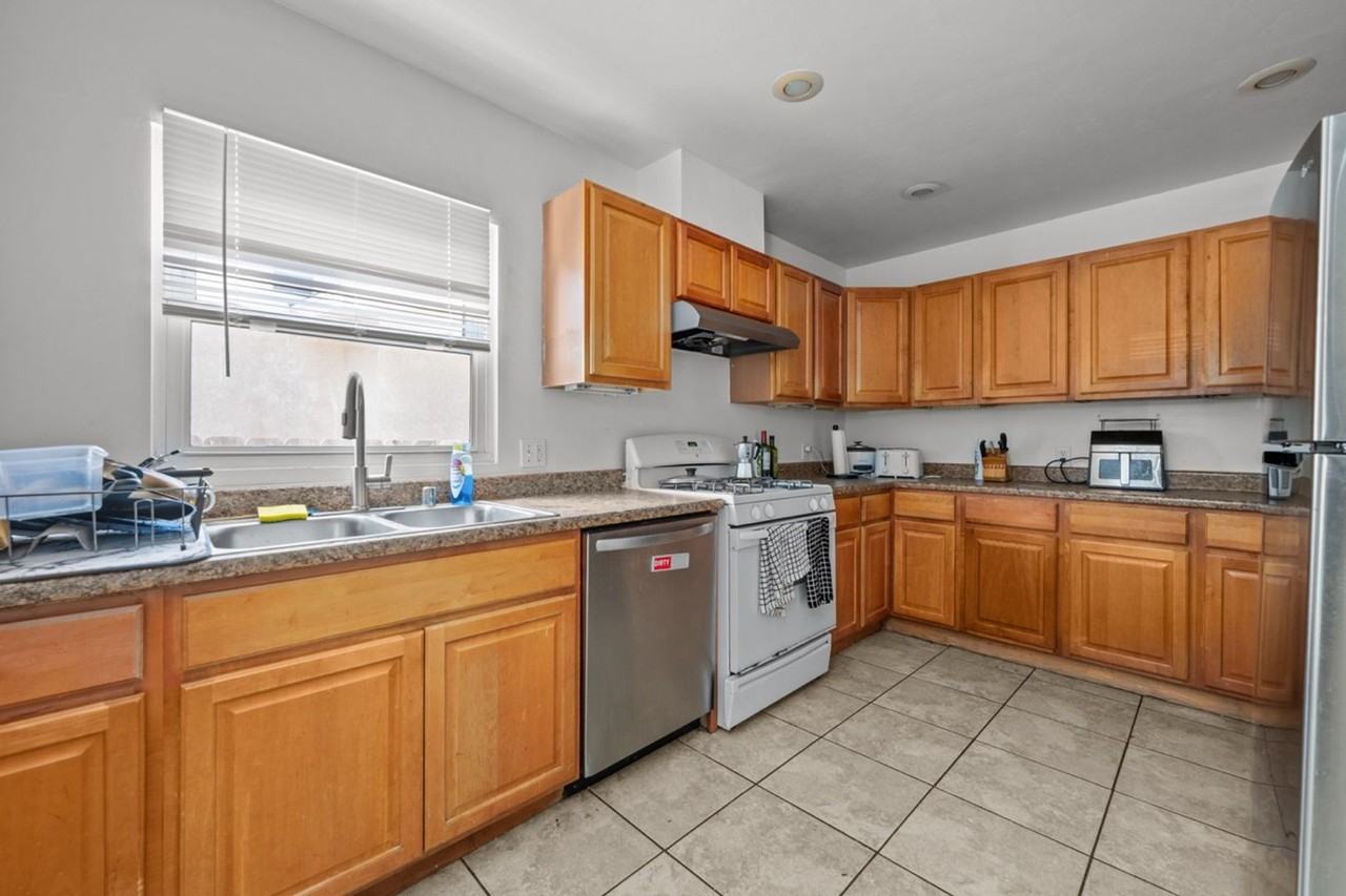 5379 E Falls View Dr - Photo 5 of 26