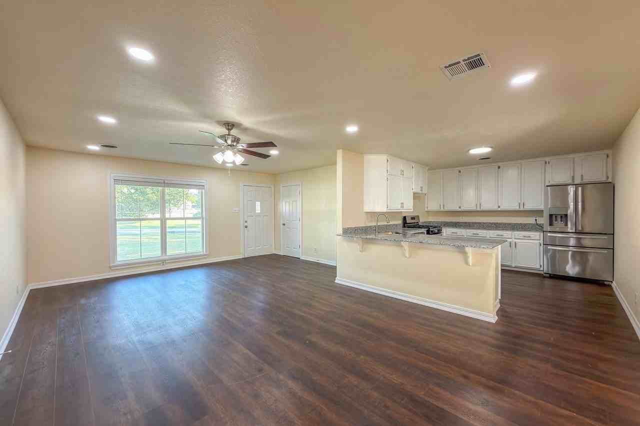 4901 South 28th Street - Photo 3 of 19