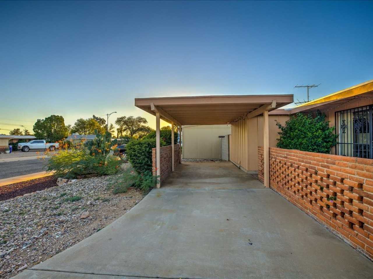 7409 E Princeton Dr - Photo 3 of 26