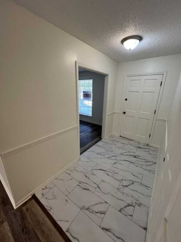 15628 Antietam Ave - Photo 5 of 41