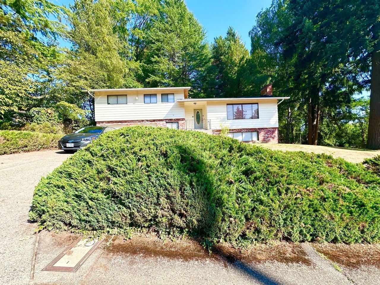 13570 Shireva Dr - Photo 2 of 24