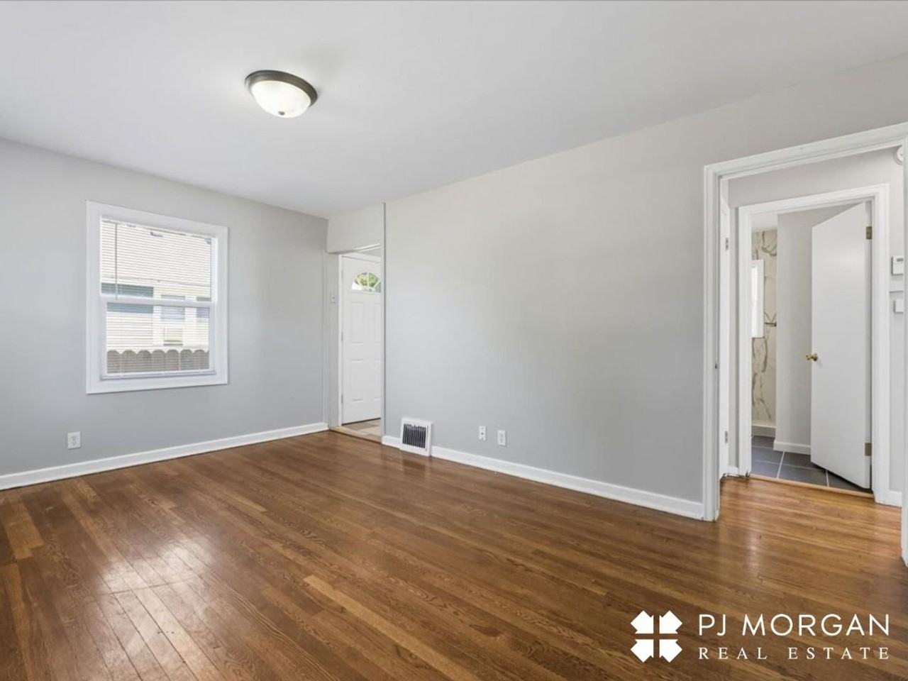 4139 N 40th Ave - Photo 3 of 23