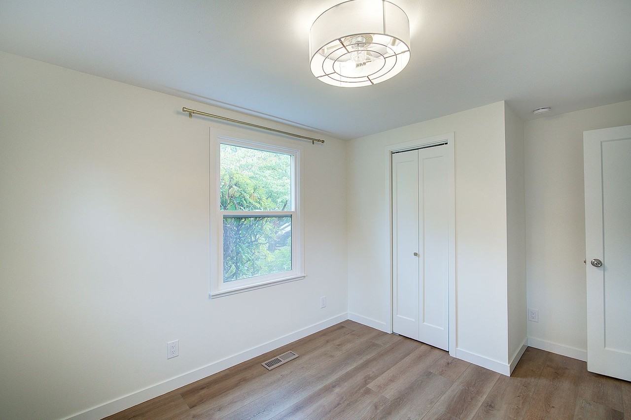 3637 48th Ave Sw - Photo 3 of 34