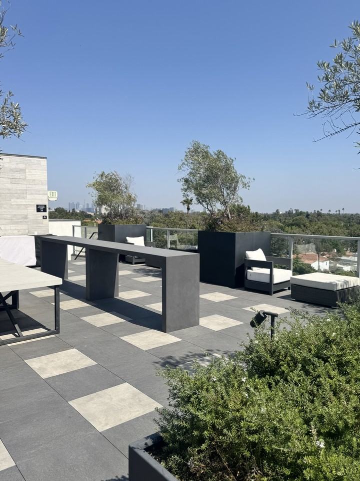 6535 Melrose Ave #301 - Photo 6 of 22