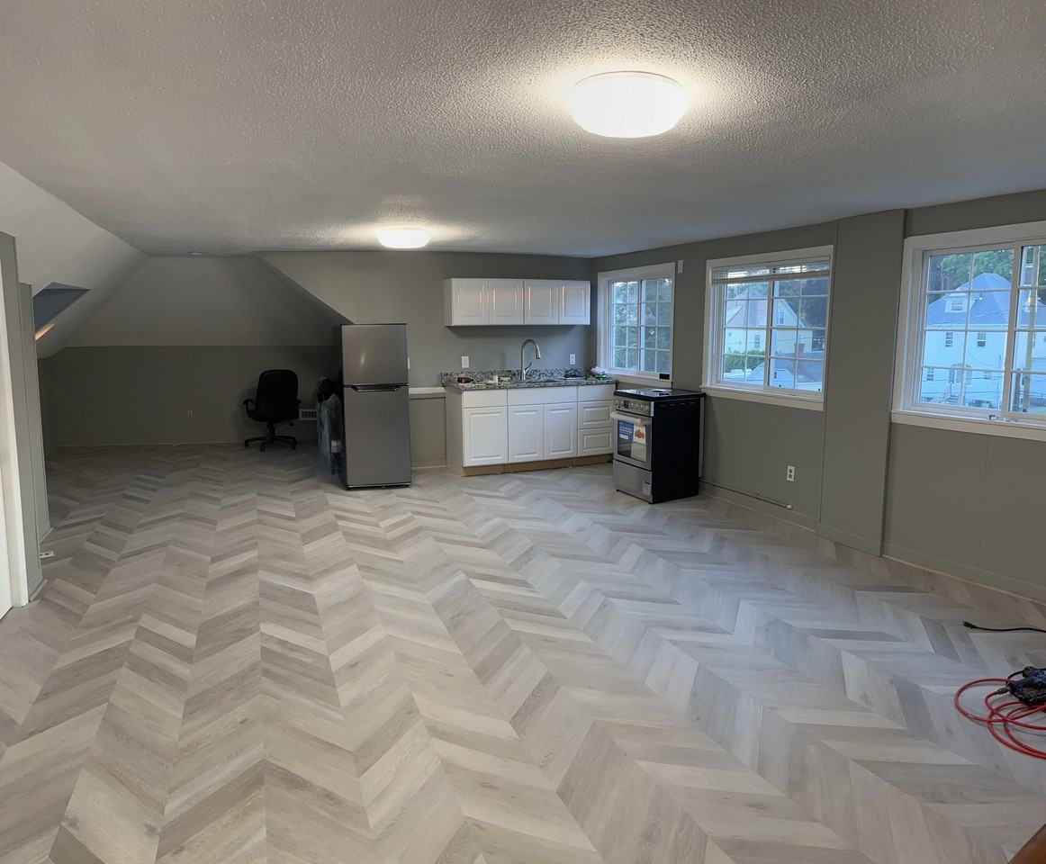 393 May St - Photo 3 of 10