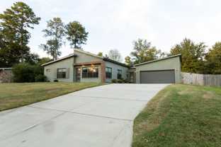 902 Desoto Dr #NA - Photo 1 of 1