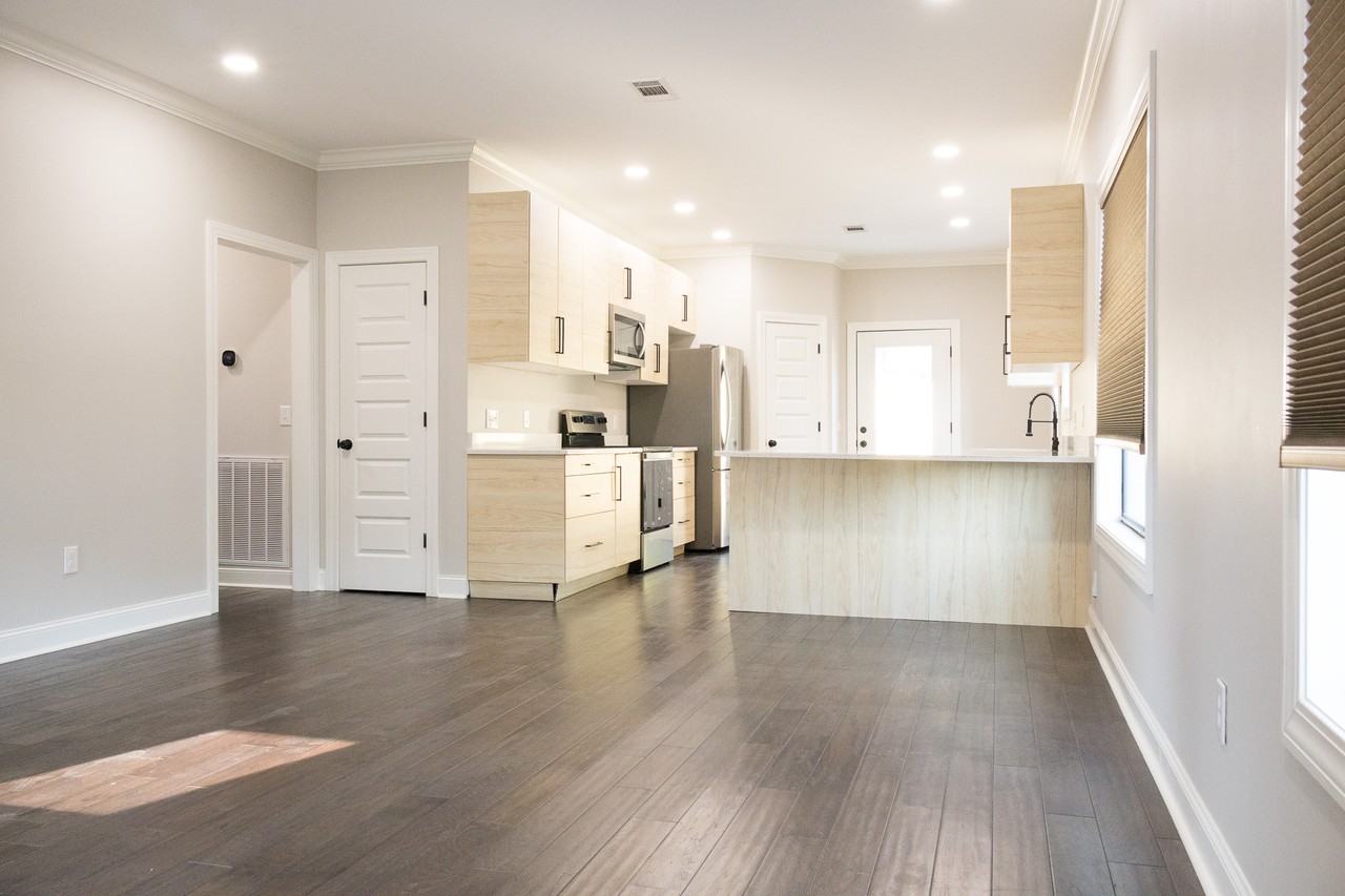 902 Desoto Dr #NA - Photo 2 of 20