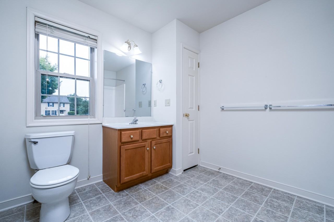 204 Daltrey Ct - Photo 6 of 15