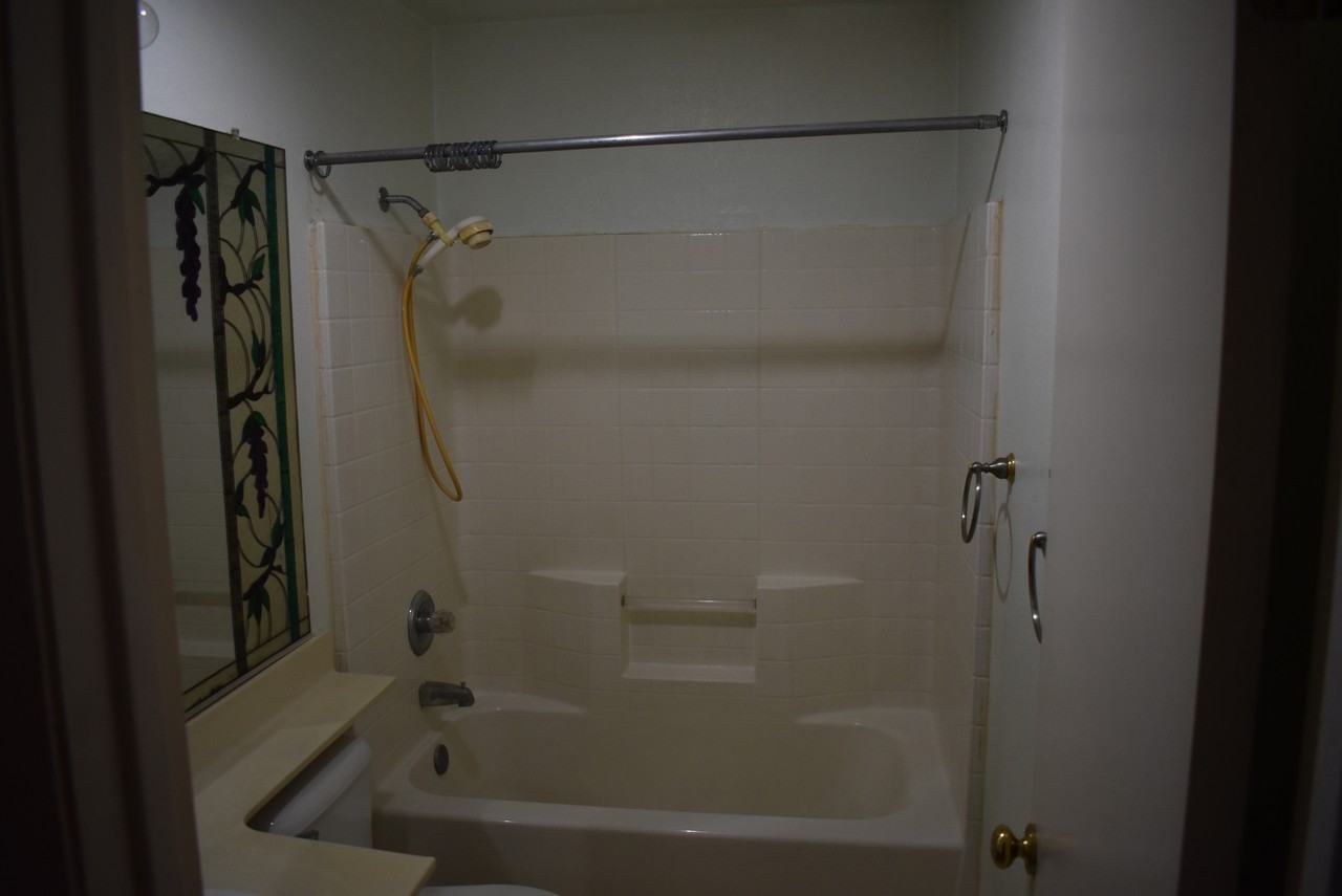 1525 Ditmar Drive #NA - Photo 6 of 7