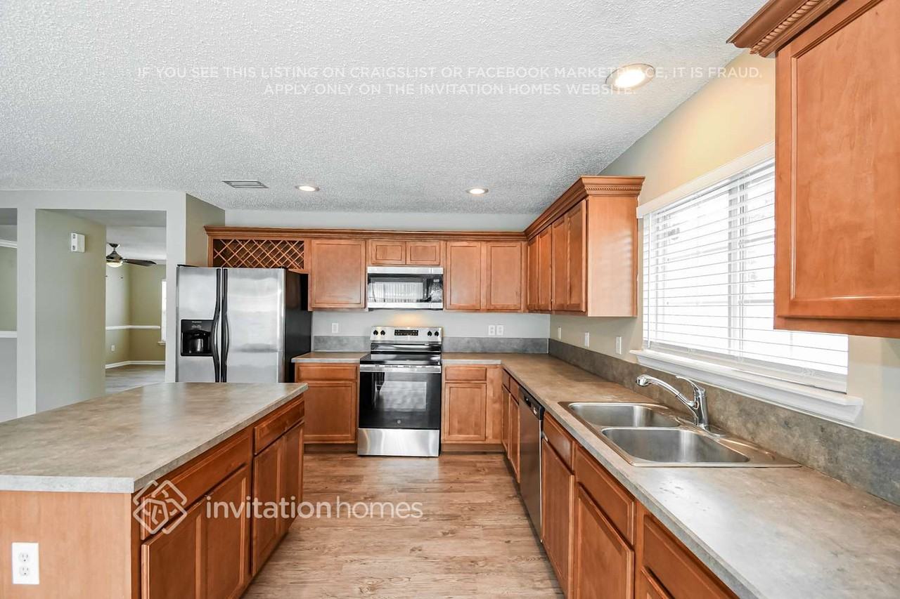 2559 Britney Lakes Lane - Photo 7 of 17