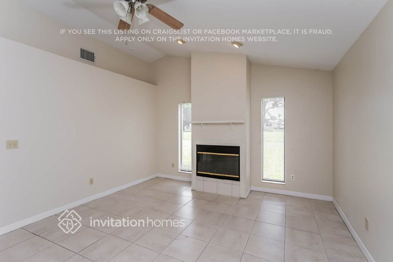 1812 Bell Shoals Road - Photo 3 of 17