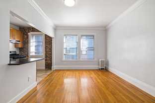 825 Post - Photo 1 of 1
