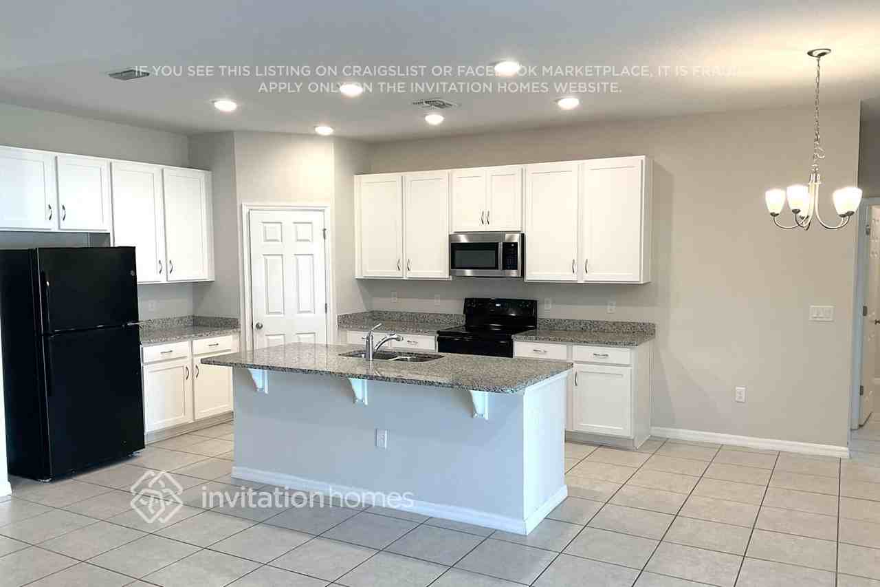 2641 Grasmere View Pkwy - Photo 3 of 19