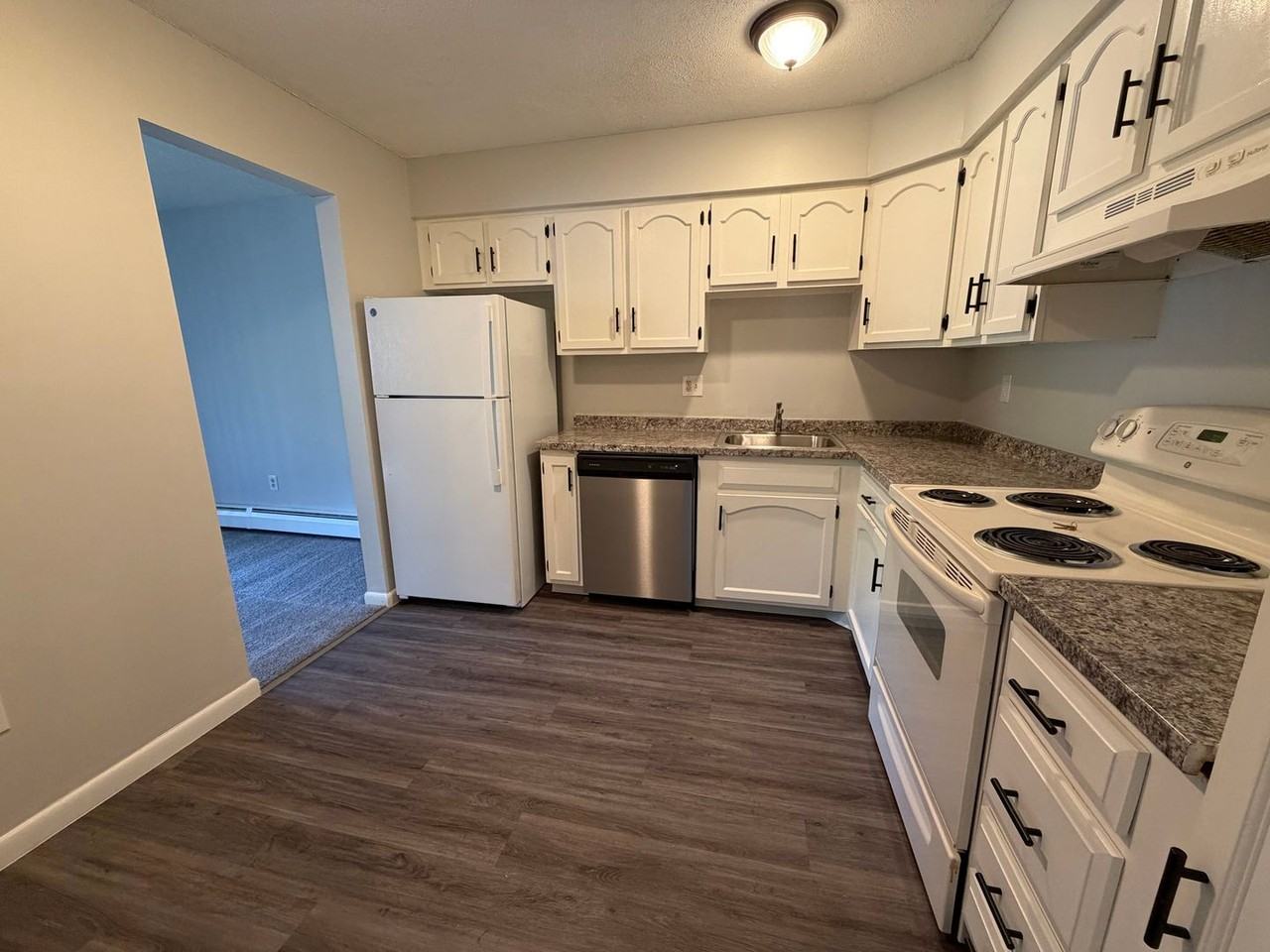 Avon Woods Apartments - Photo 2 of 32