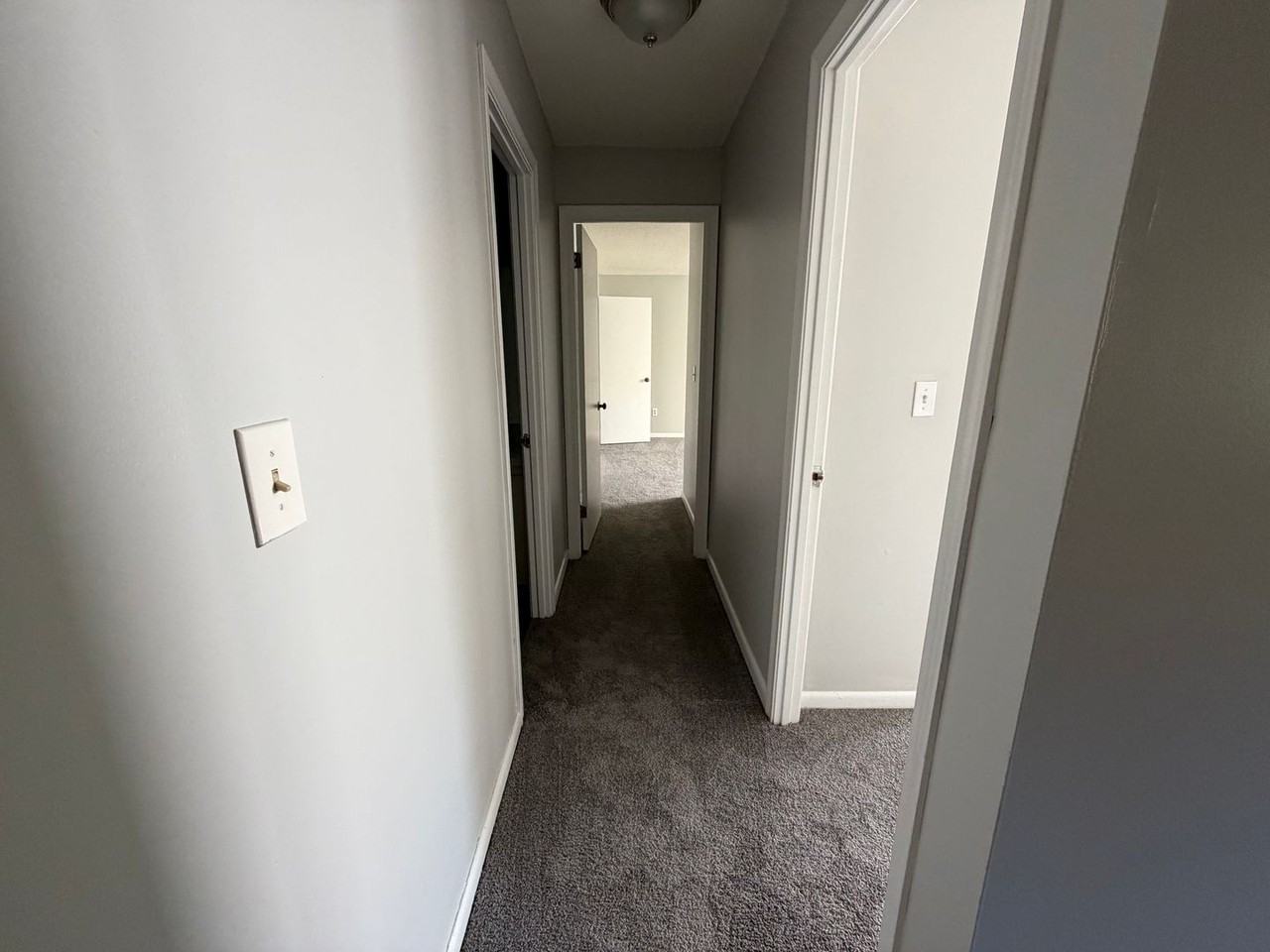 Avon Woods Apartments - Photo 5 of 32