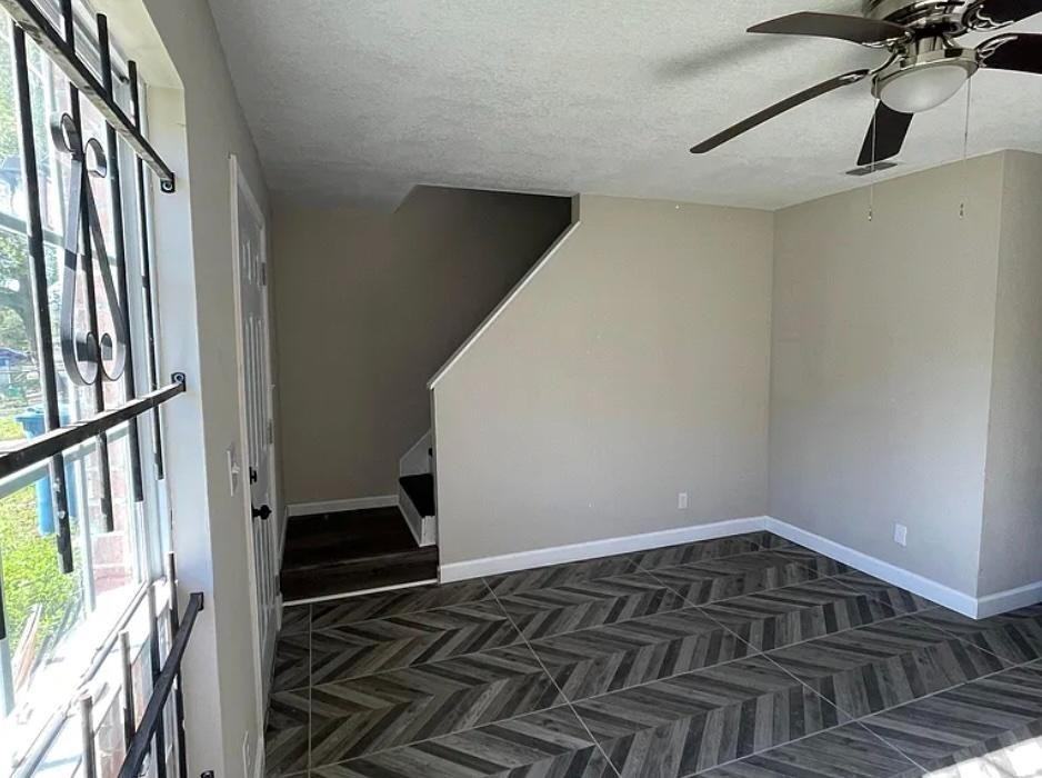 7209 Ken Knight Dr E - Photo 4 of 7