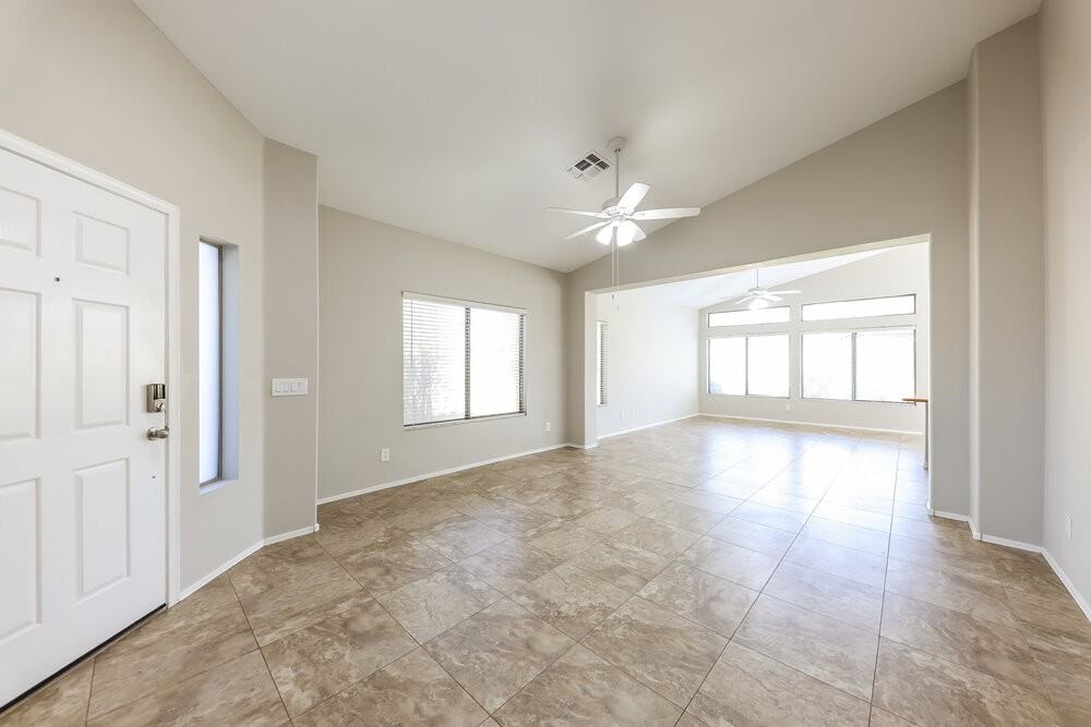 3556 W Warren Ln - Photo 3 of 16