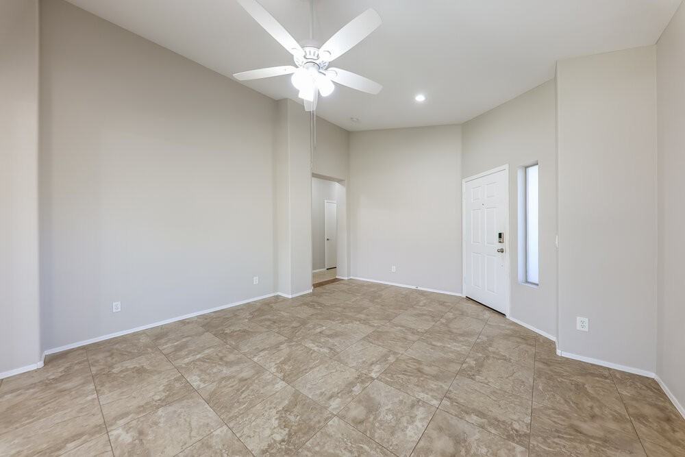 3556 W Warren Ln - Photo 4 of 16