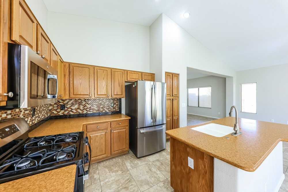 3556 W Warren Ln - Photo 7 of 16
