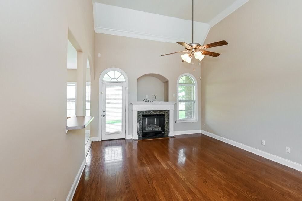 4869 Rosebrook Cir E - Photo 3 of 16