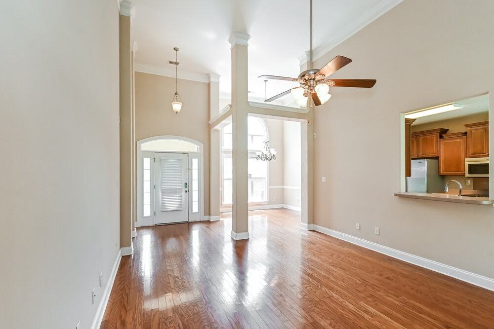 4869 Rosebrook Cir E - Photo 4 of 16