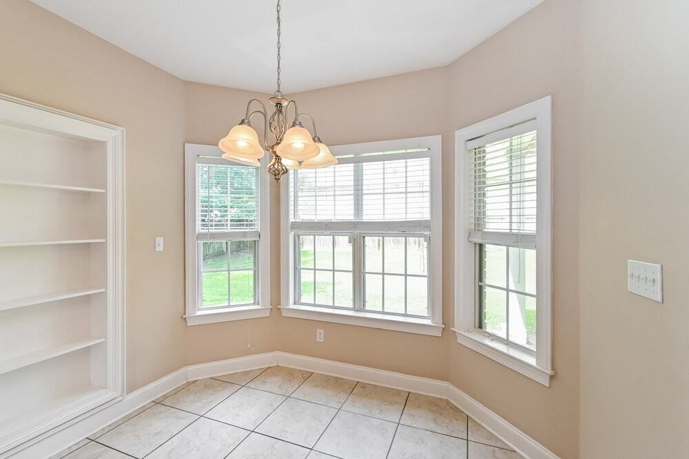 4869 Rosebrook Cir E - Photo 5 of 16