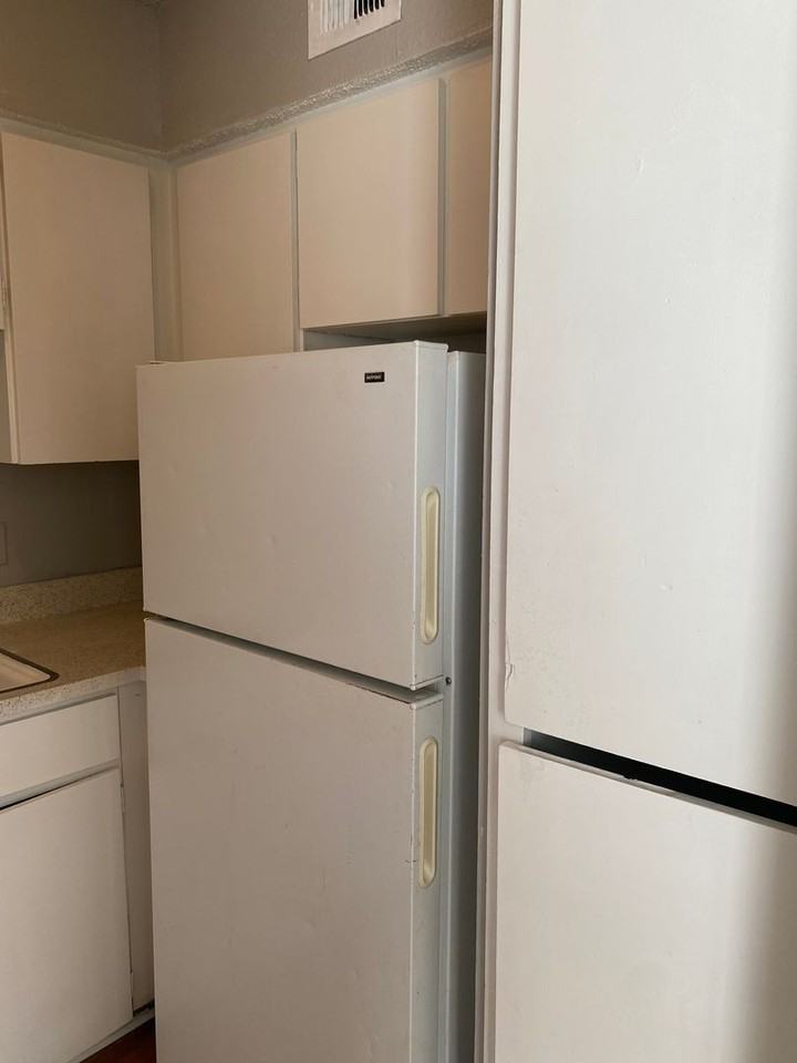 GRAYSON RIDGE APARTMENTS - Photo 5 of 16