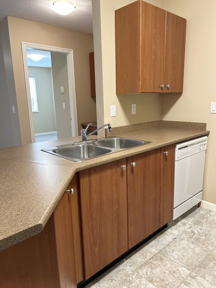 7536 - 7536 Topaz Drive - Photo 4 of 15