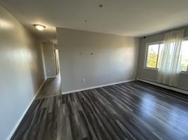 featured image of 15 Reading Cres #7