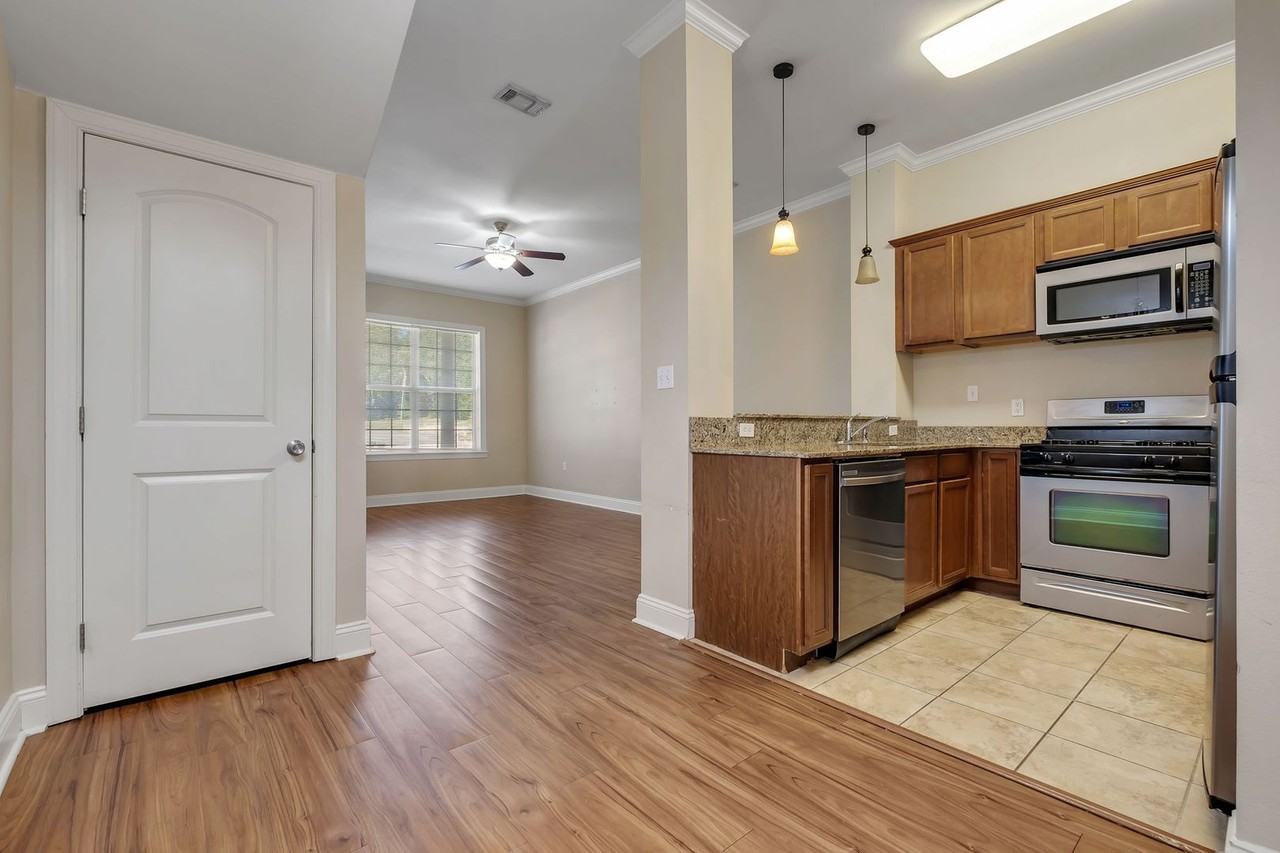 1209 North Duval Street - Photo 4 of 23