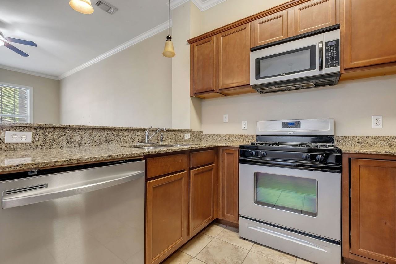 1209 North Duval Street - Photo 5 of 23