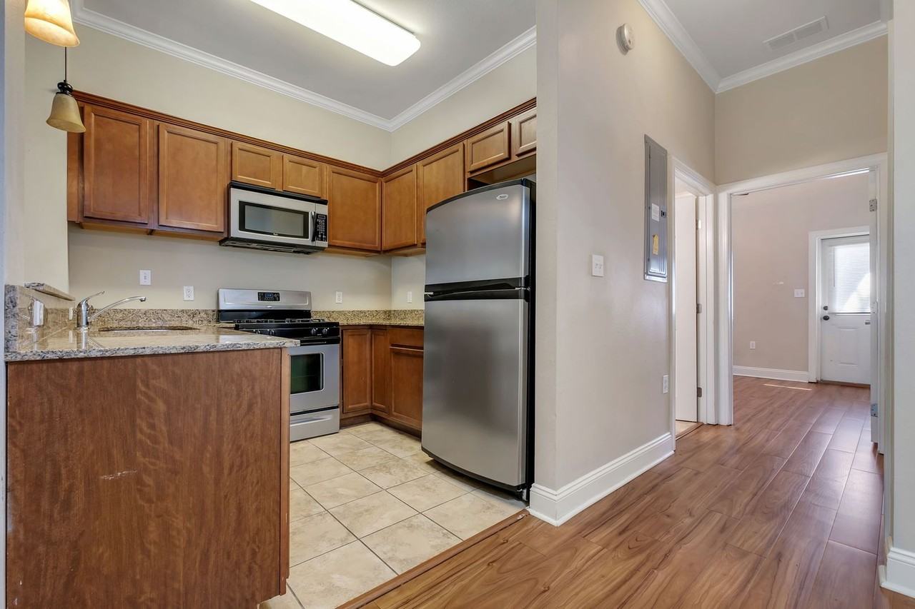 1209 North Duval Street - Photo 6 of 23