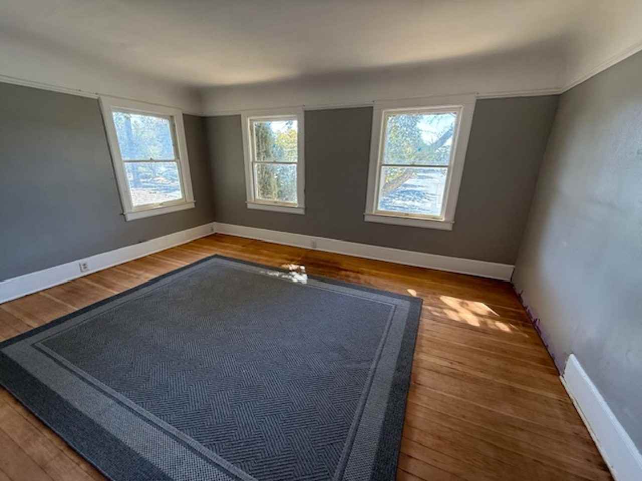 203 1st St - Photo 3 of 7