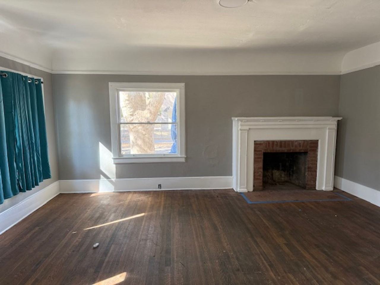 203 1st St - Photo 4 of 7