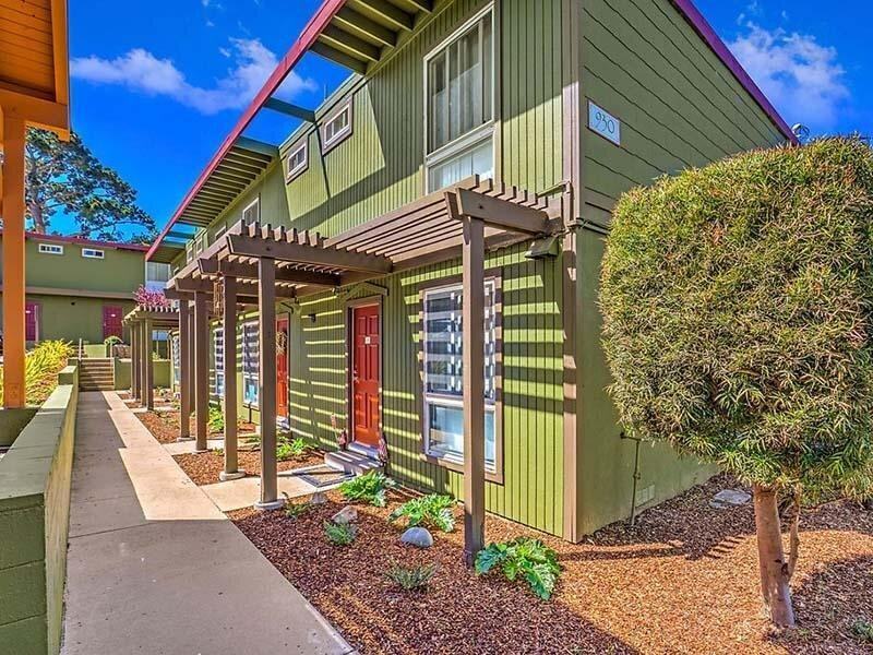 930 Casanova Ave - Photo 3 of 25