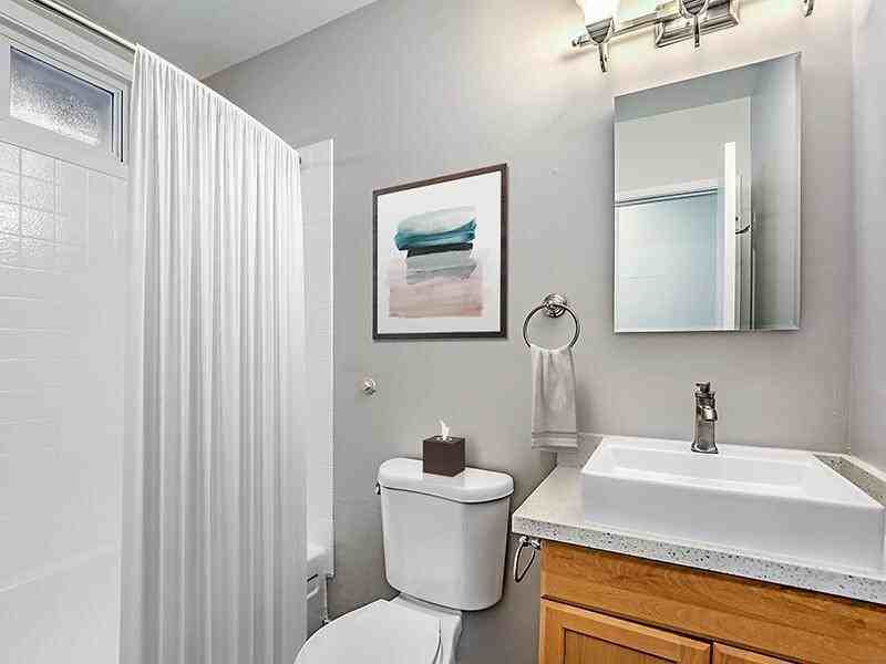 930 Casanova Ave - Photo 7 of 25