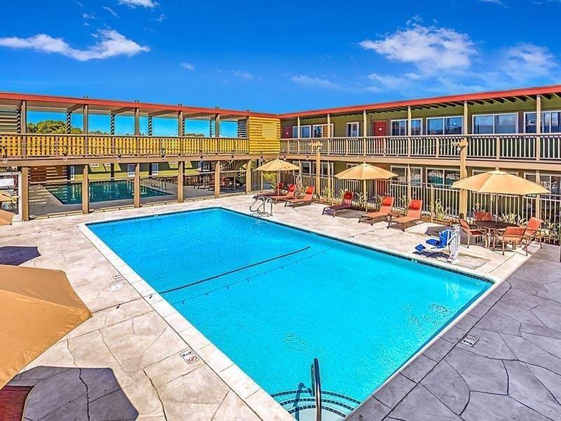 930 Casanova Ave - Photo 4 of 25