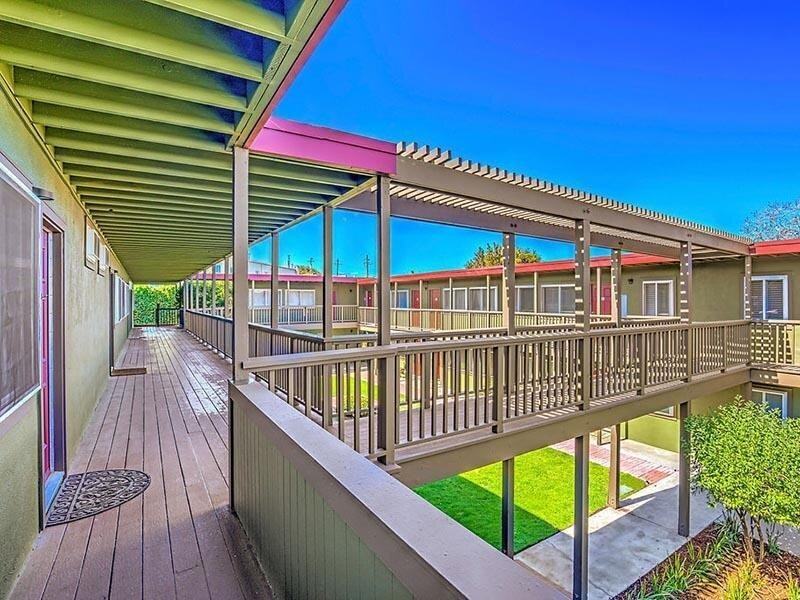 930 Casanova Ave - Photo 3 of 25